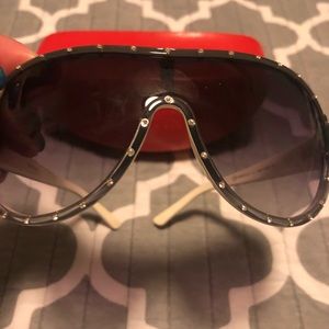Authentic Valentino white/stubbed women sunglasses